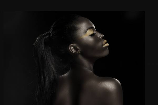 Photograph Dodo Villar Dama Negra on One Eyeland